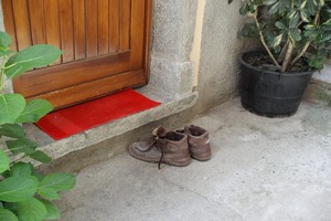 Xtrallusion offers characteristic Bed and Breakfast, B&B, Guest House, Hotel, Albergo and Country Lodge accommodation in Italy. Plus independent self-guided Walking, Adventure, Activity, Skiing and Paragliding Holiday itineraries on the Italian Rivieras, in the Italian Lakes, in the Italian Alps and in some of the most beautiful corners of Italy.